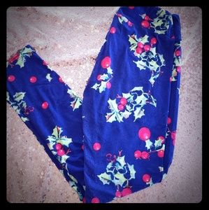 LuLaRoe Unicorn Holiday Holly Leggings